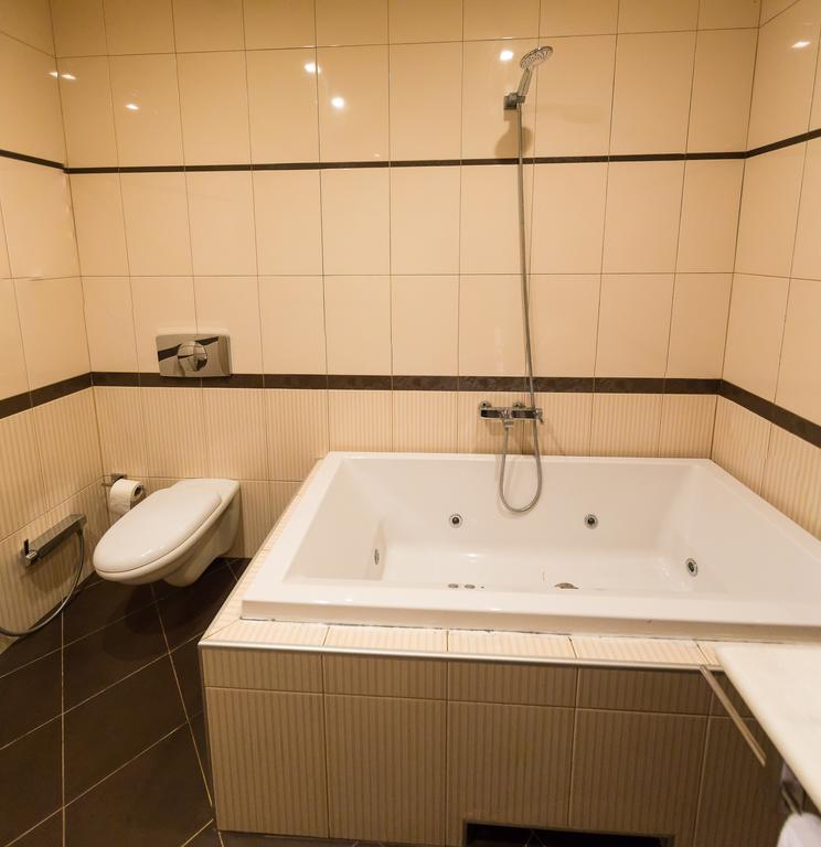 Bulvar Inn Baku Bilik gambar